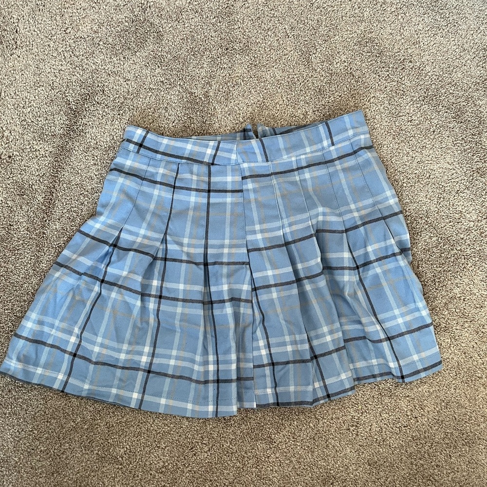 Tillys plaid pleated skirt